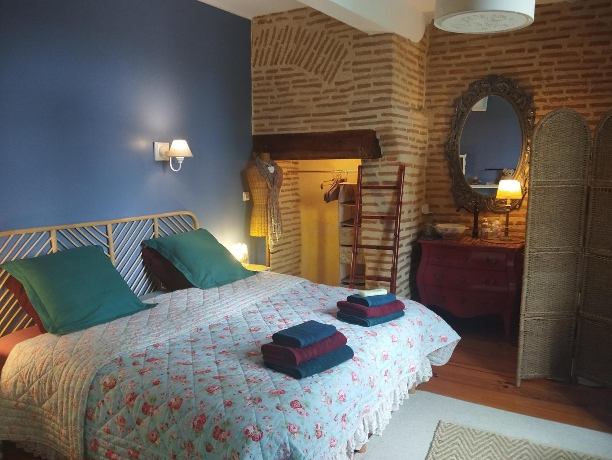 O Fil De L'O Hotel Clairac  Room photo